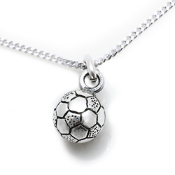 Kinderschmuck Halskette Fußball oxydiert mit Kette in Silber
